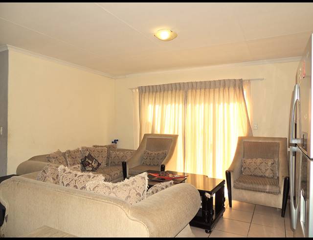 2 BEDROOM APARTMENT FOR SALE IN WILLOWBROOK